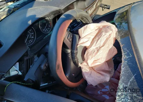 2011 BMW 328 I Sulev z USA, uszkodzony, nr VIN WBAKE5C55BE574353